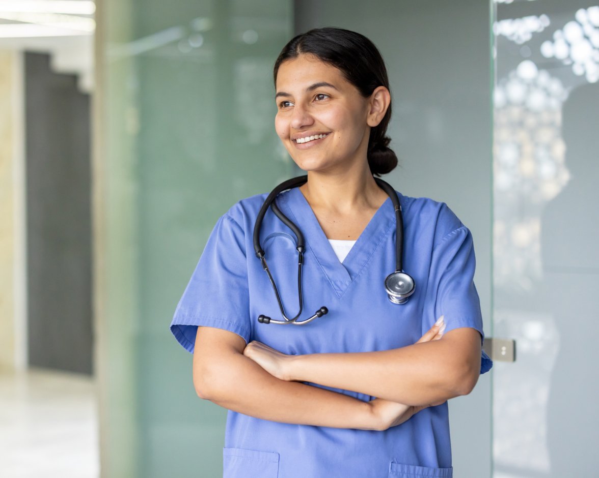 lhi-hispanic-healthcare-worker-wbc-portrait-hero lhi hispanic healthcare worker wbc portrait hero